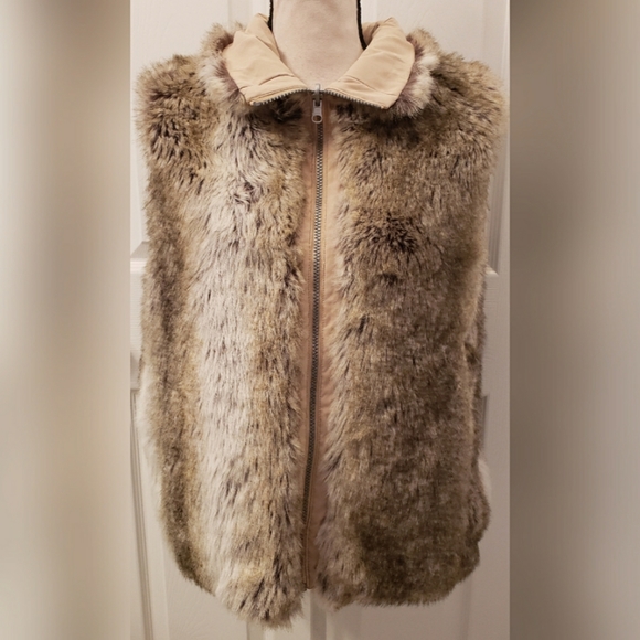 Jackets & Blazers - Gray Brown Faux Fur Vest Fully Lined Zipper Zip Up Women's Size Medium Unbranded